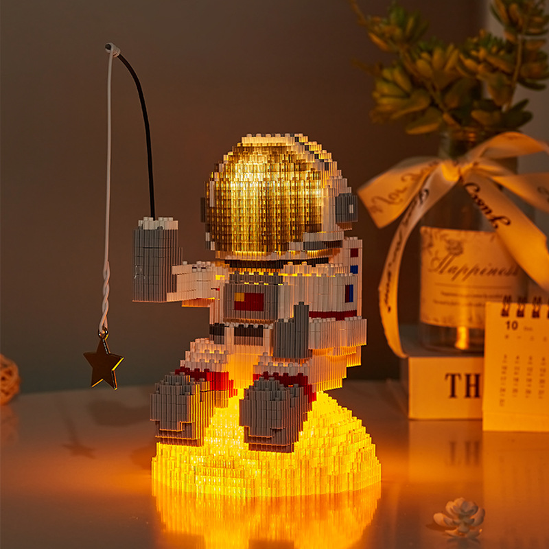 🚀 Mini Rachetă Spațială din Micro Cuburi