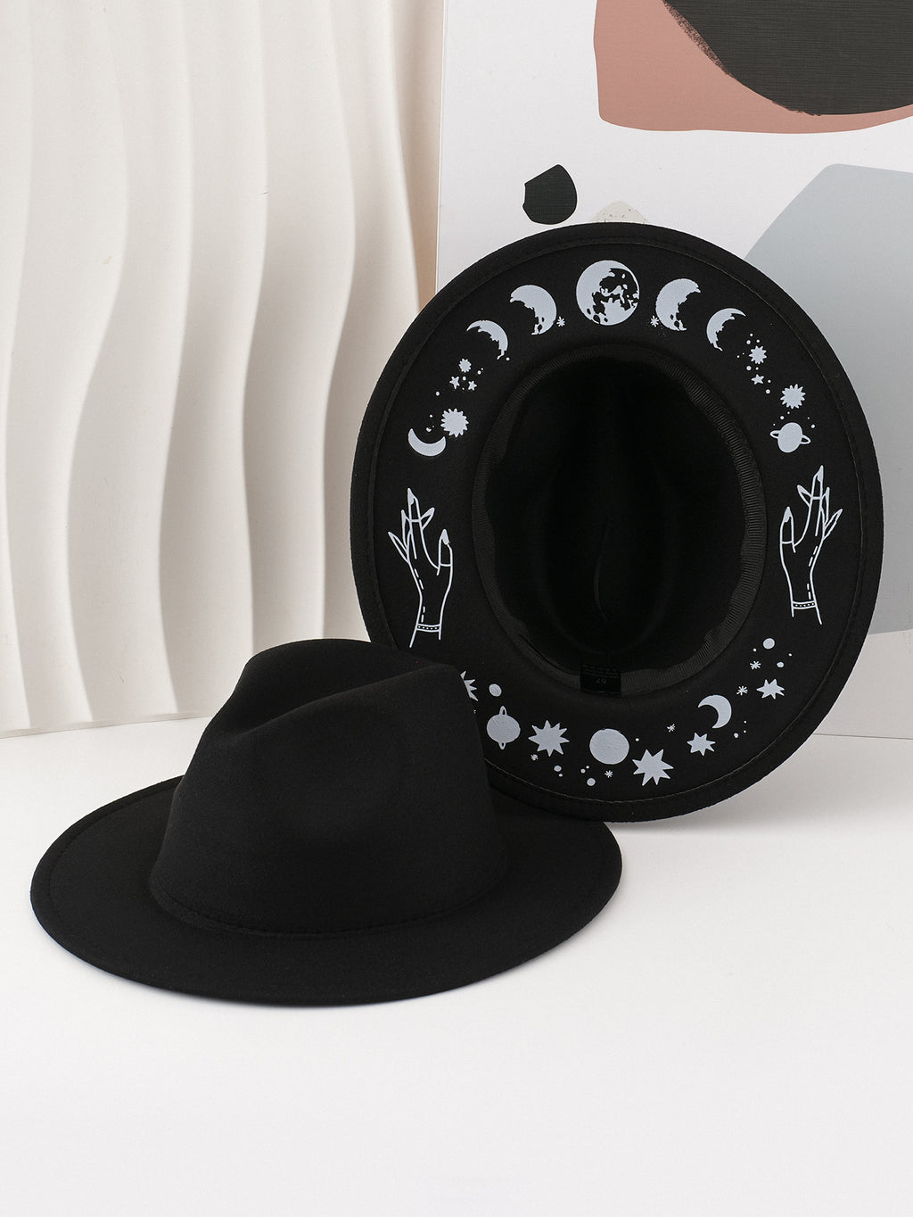 🎩🌙 Pălărie Gothic Chic cu Motive Solare și Lunare